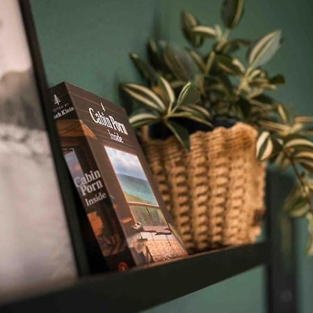 Ferienwohnung Bali Style Mit High Speed Wlan Und Gratis Parkplatz Gera Exteriör bild