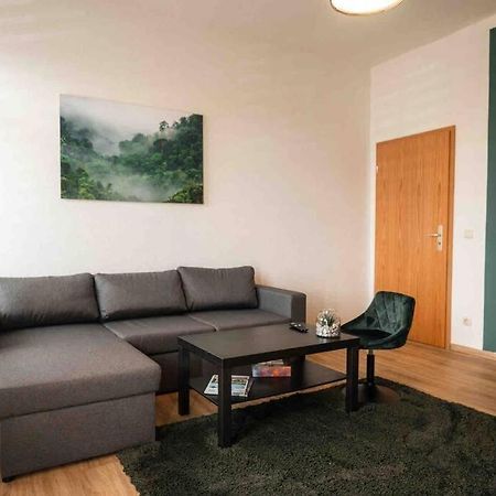 Ferienwohnung Bali Style Mit High Speed Wlan Und Gratis Parkplatz Gera Exteriör bild