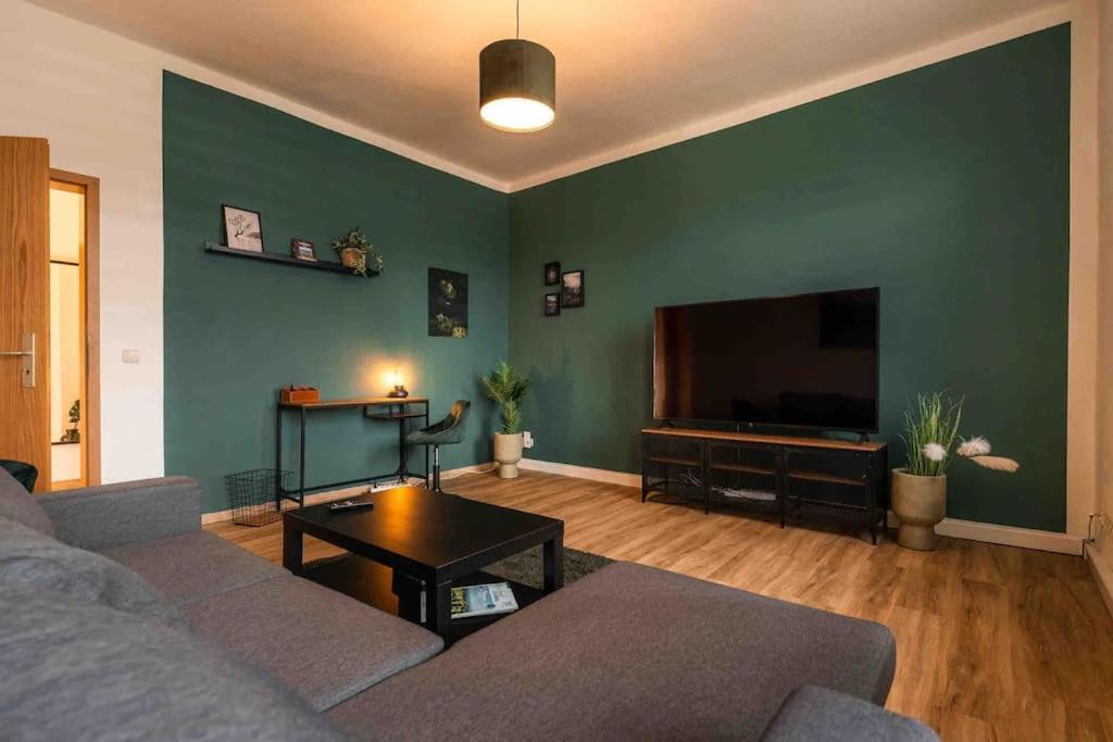 Ferienwohnung Bali Style Mit High Speed Wlan Und Gratis Parkplatz Gera Exteriör bild